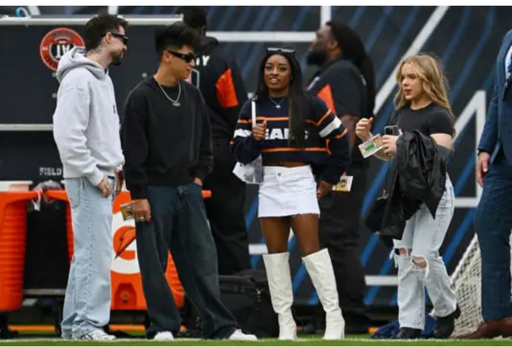 NFL Fans Loved Simone Biles’ Outfit At Her Husband’s Game Sunday see more 👇 